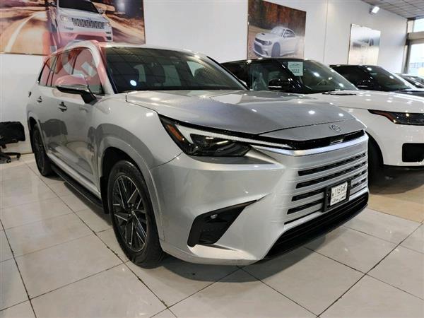 Lexus for sale in Iraq